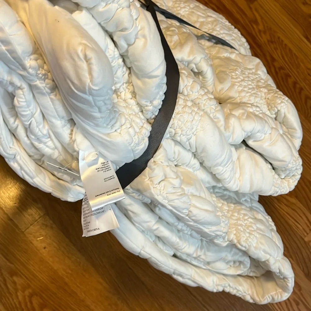 Anthropologie Textured Piazza Quilt King NWT